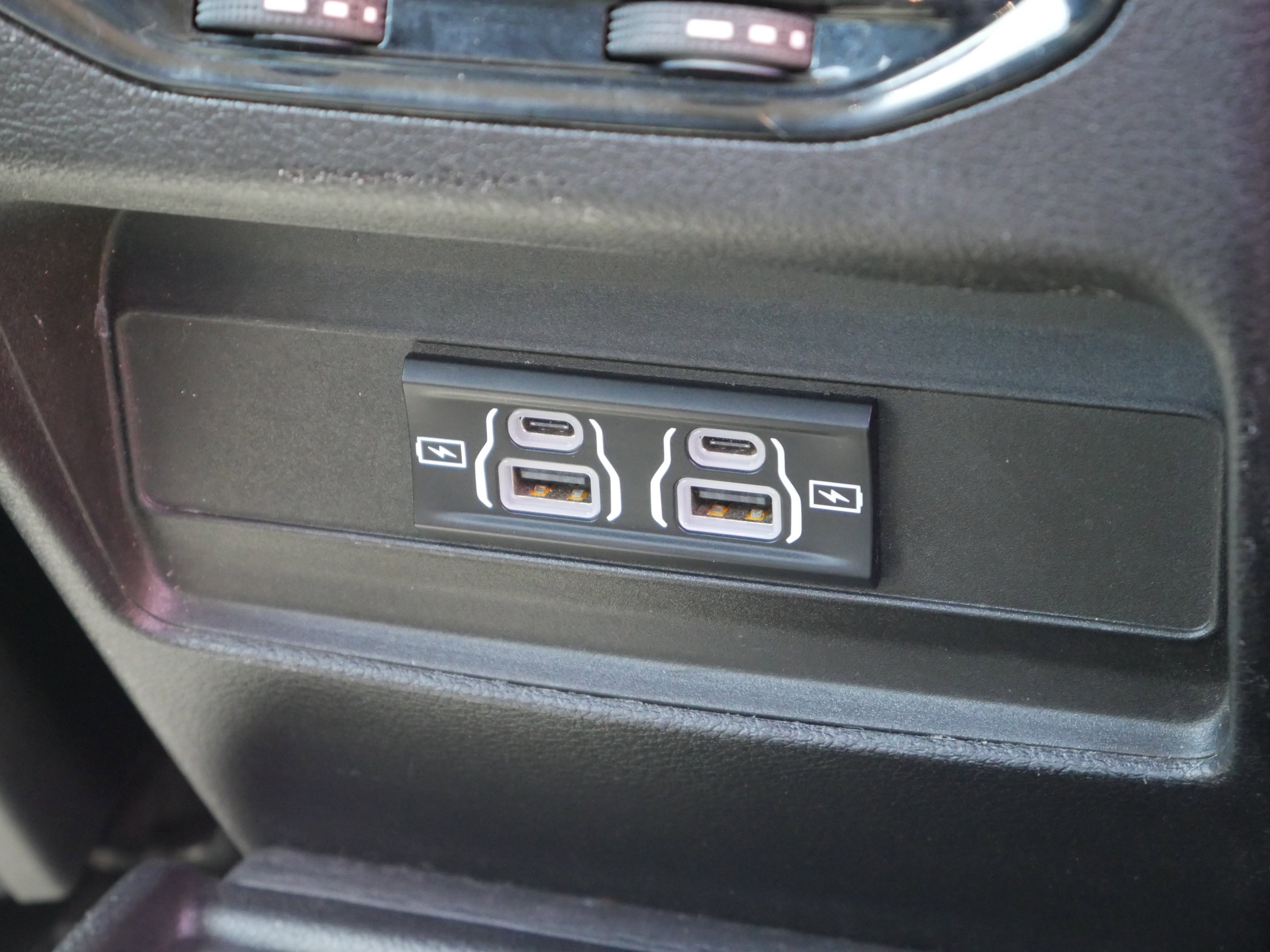 Used 2023 Bright White Clearcoat Jeep Laredo image 31
