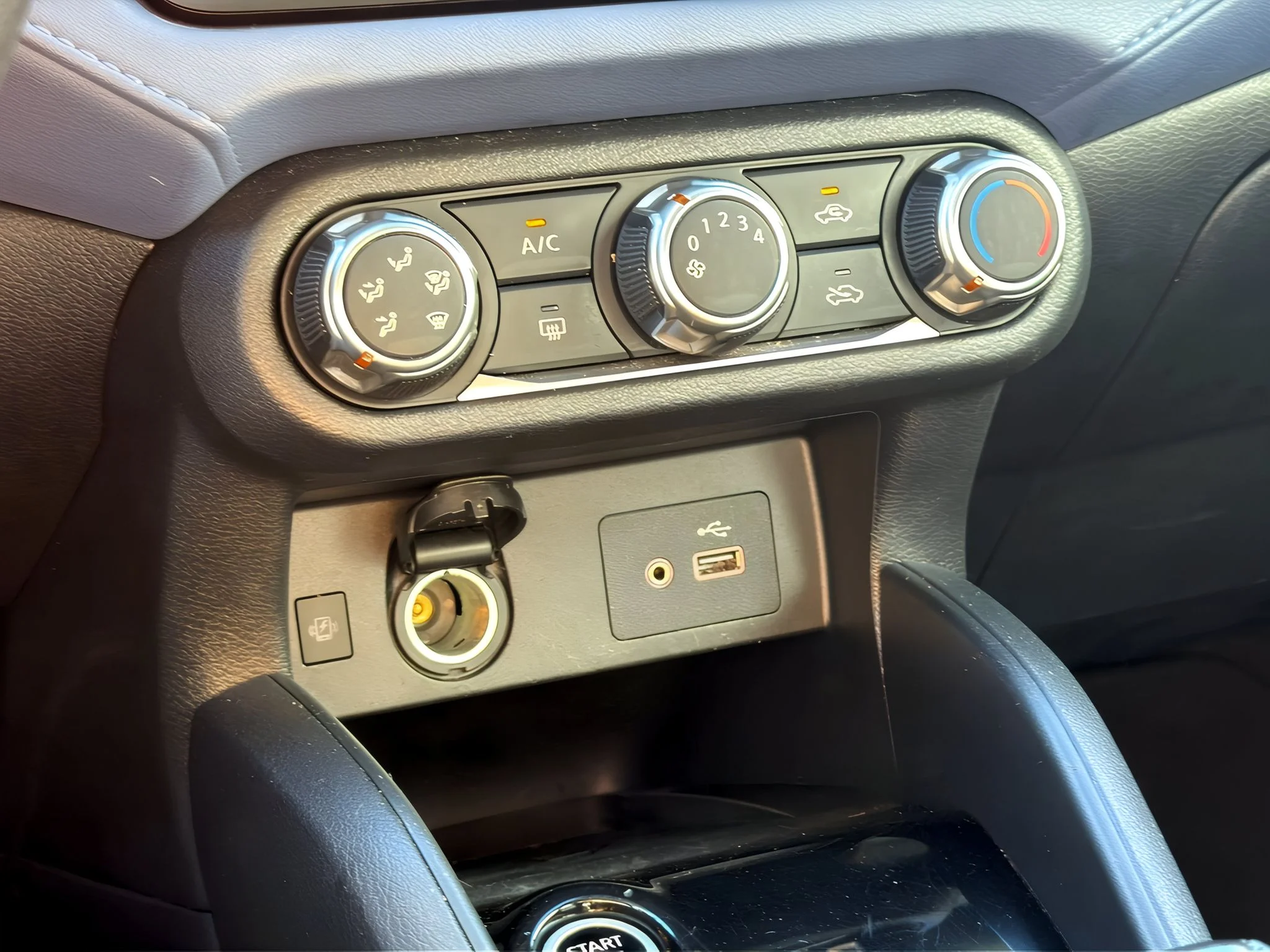 2024 Nissan Versa Sedan SV - Photo 22
