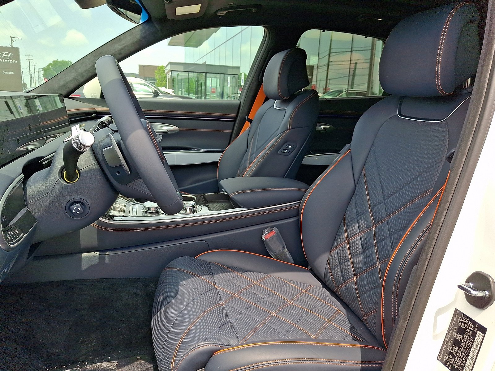 New 2026 Uyuni White Genesis 3.5T SPORT PRESTIGE image 12