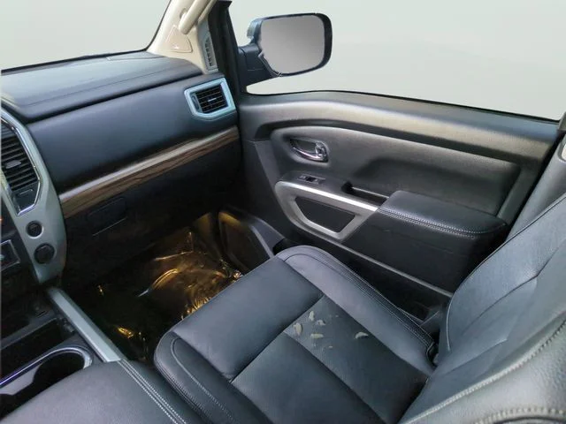 Used 2020 Blue Nissan SL image 14