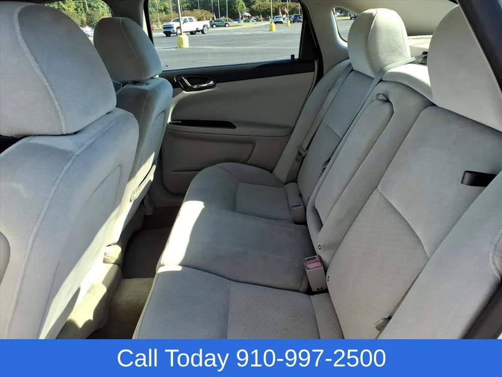 Used 2012 SUMMIT WHITE Chevrolet LT Fleet image 11