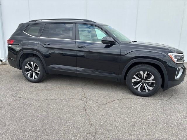New 2026 Deep Black Volkswagen 2.0T SE image 2