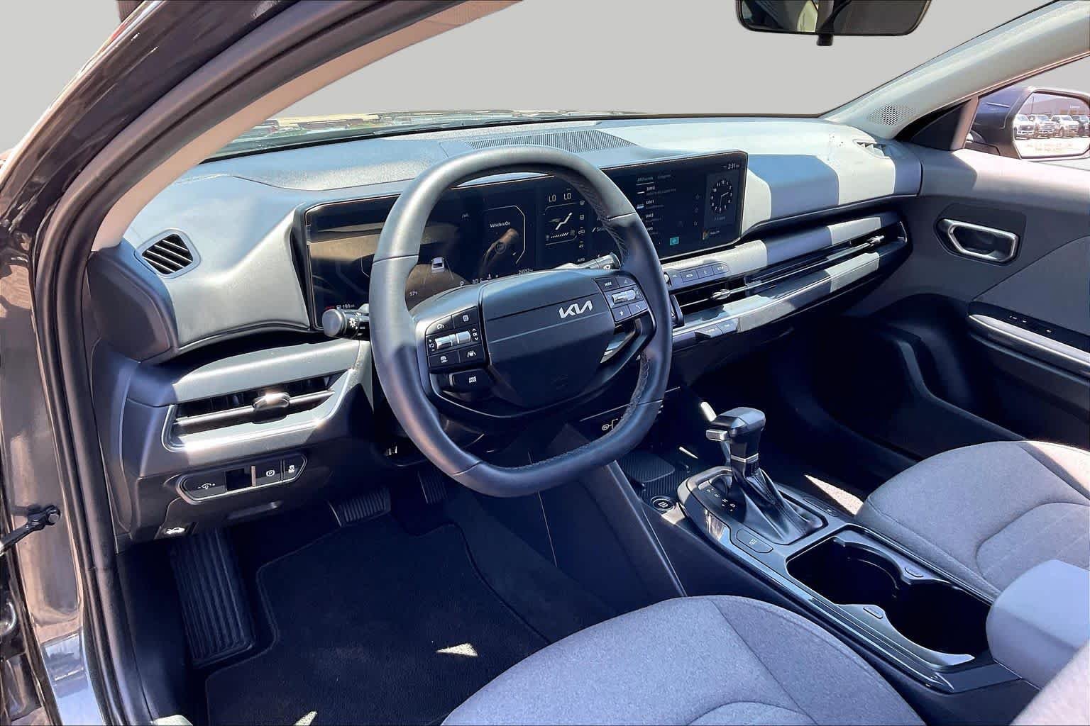 Used 2025 Interstellar Gray Kia EX image 16