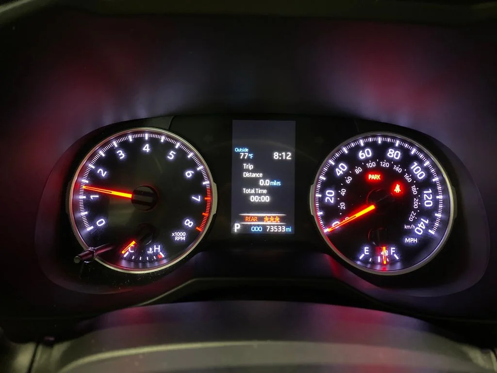 Used 2019 White Toyota LE image 16