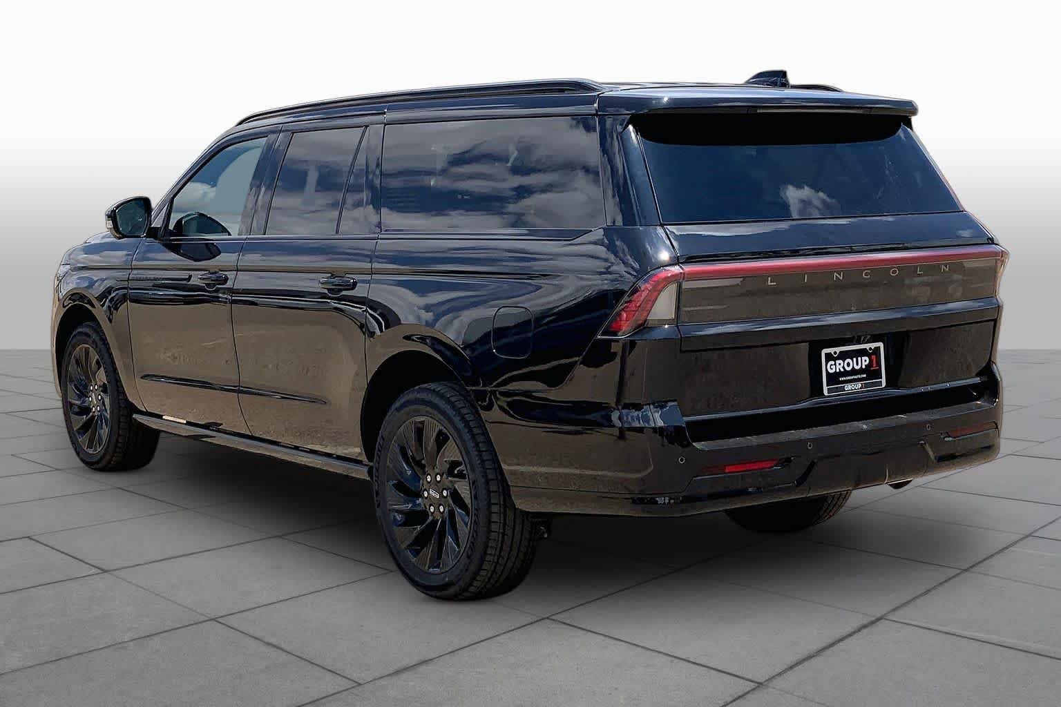 New 2026 Infinite Black Metallic Lincoln Reserve L image 12
