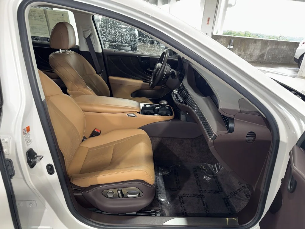 Used 2019 White Lexus 500 Base image 10