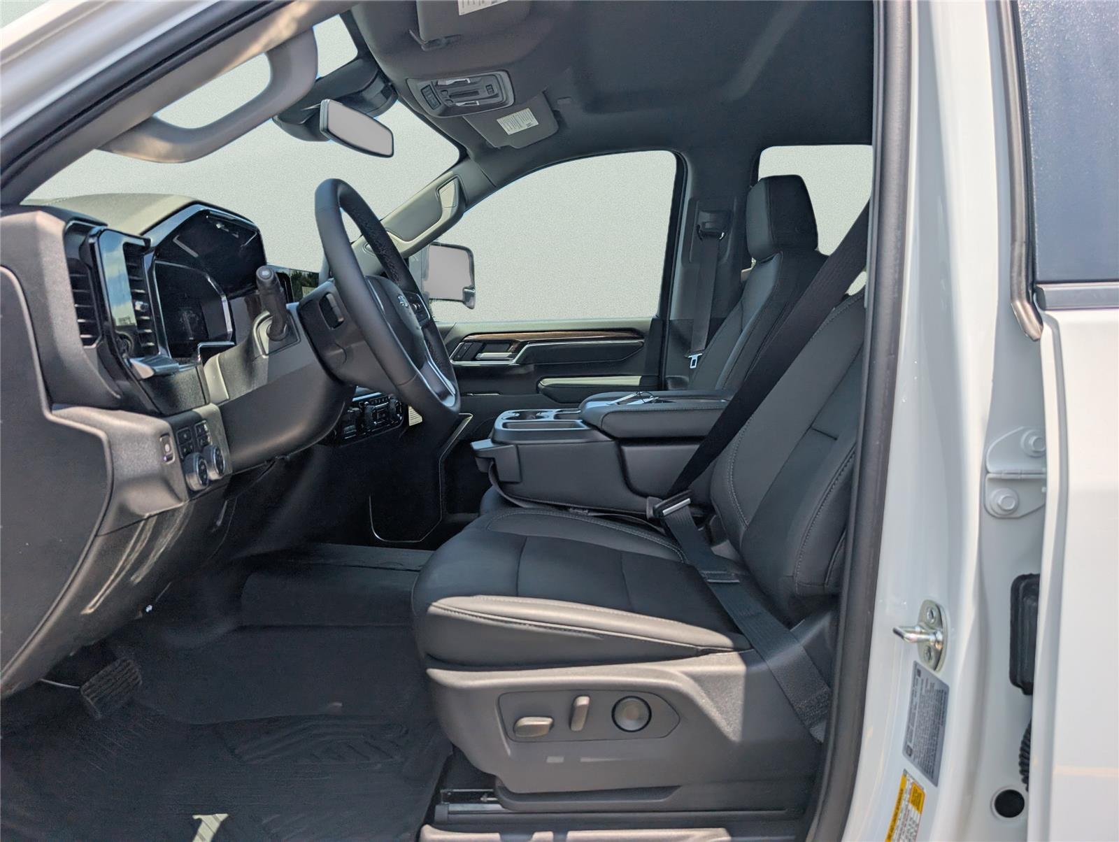 New 2026 Summit White Chevrolet LT image 32