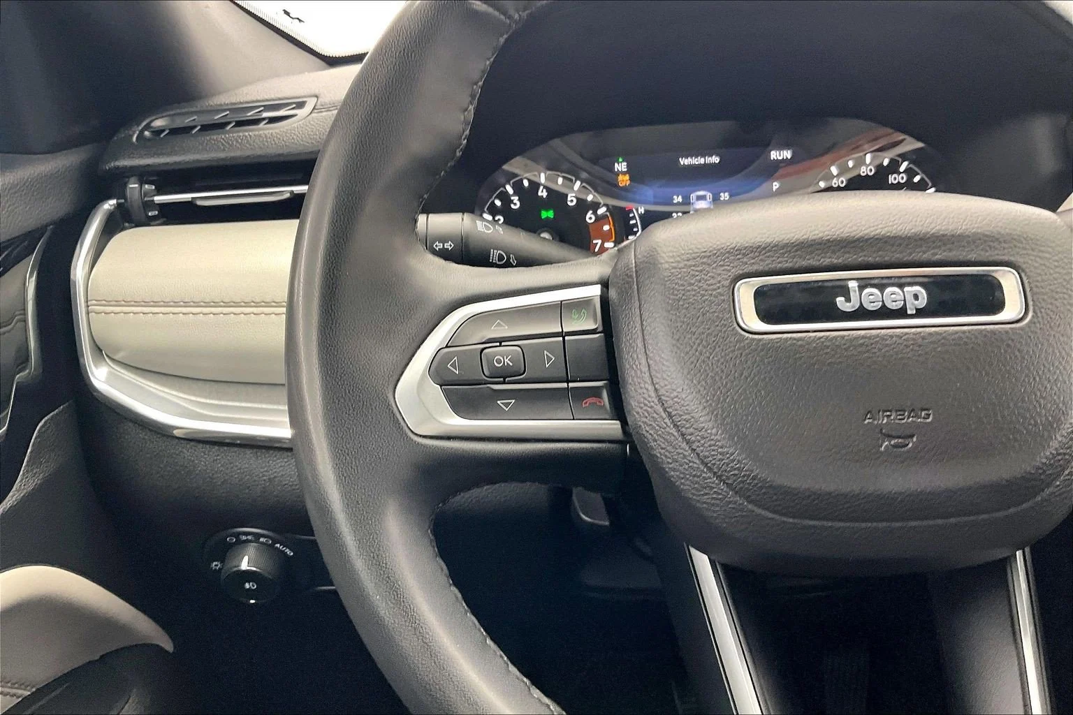 Used 2024 Sting-Gray Clearcoat Jeep Limited image 20