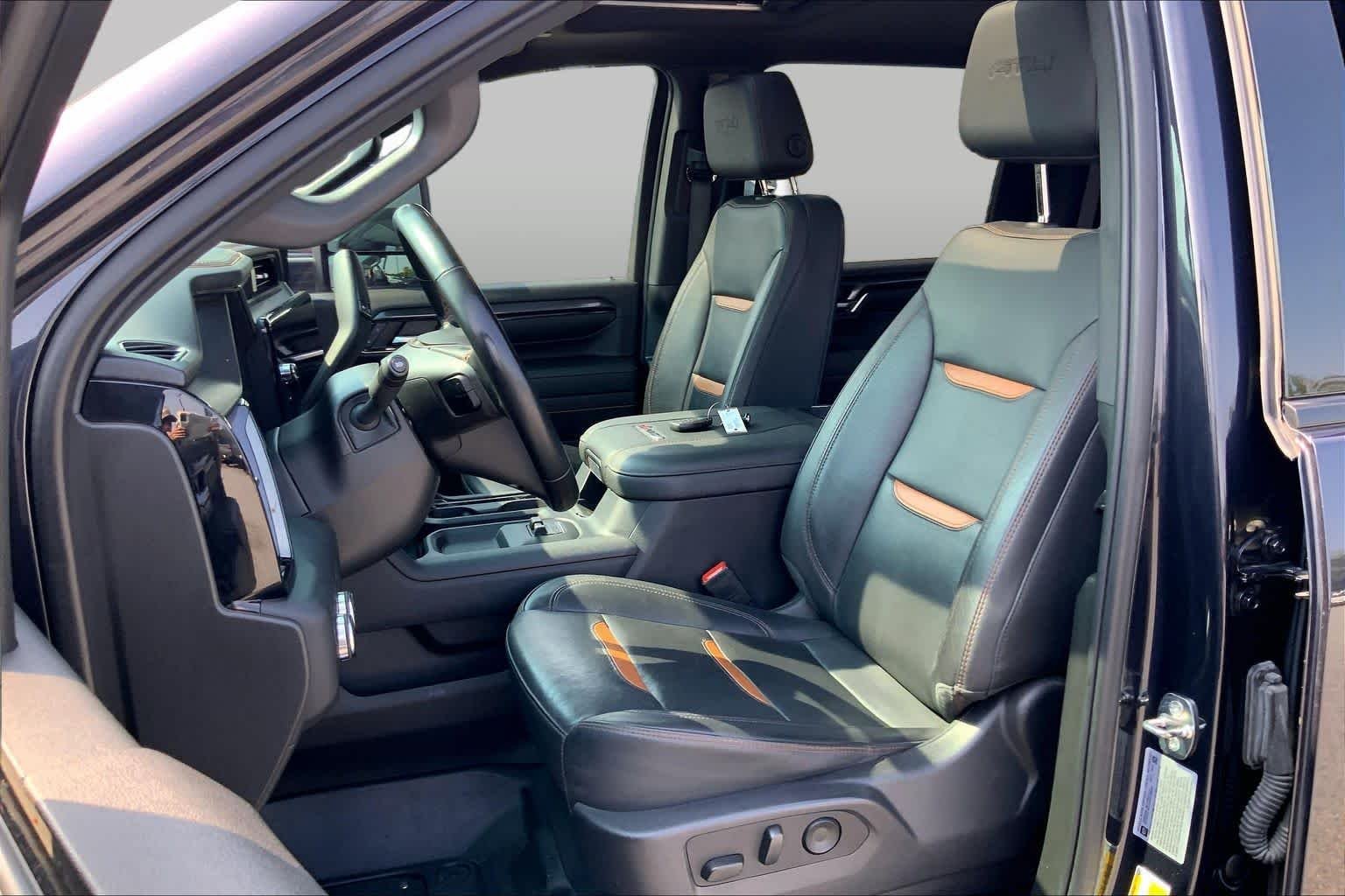 Used 2024 Titanium Rush Metallic GMC AT4 image 8
