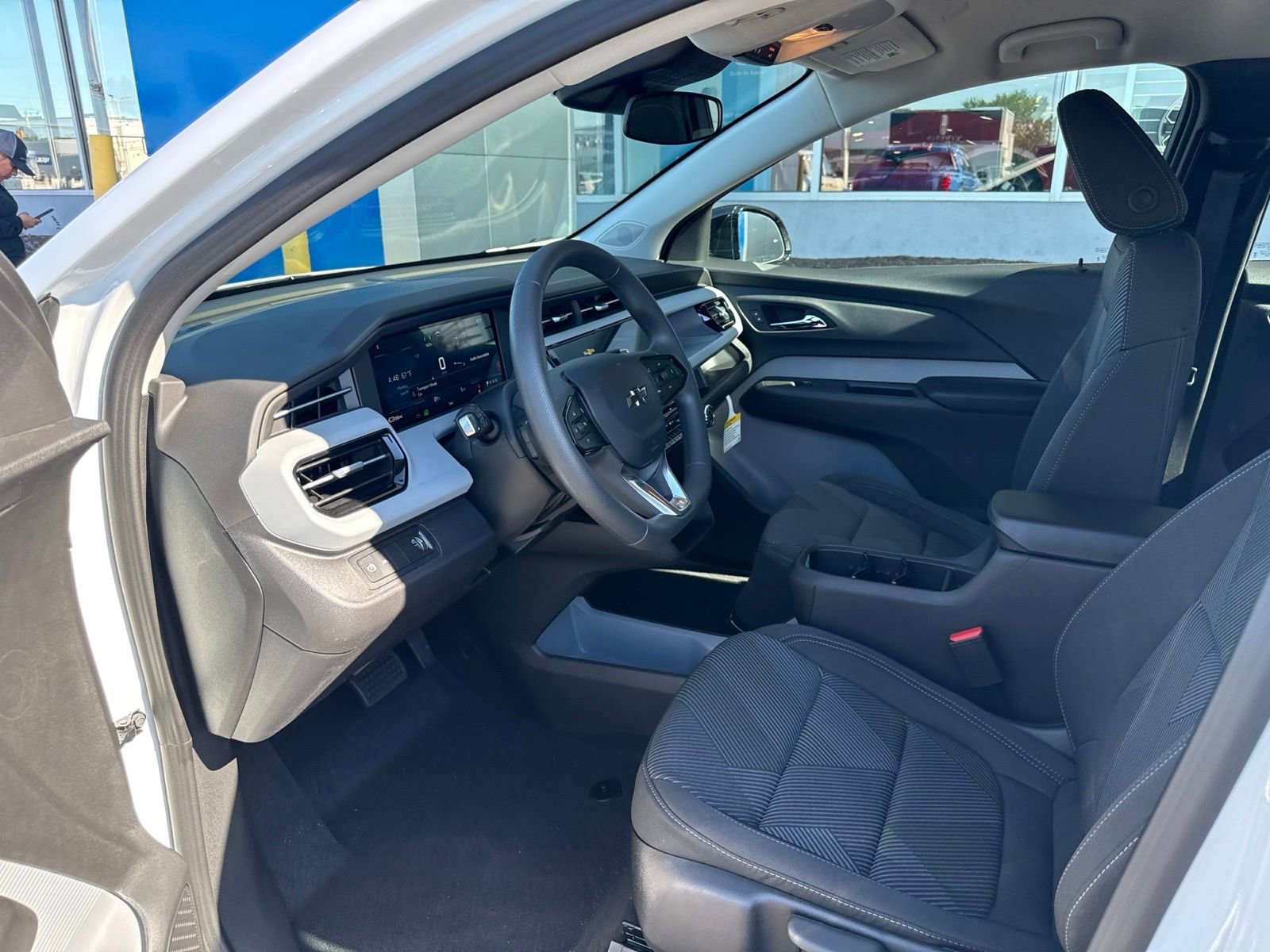 New 2027 Summit White Chevrolet LT image 15