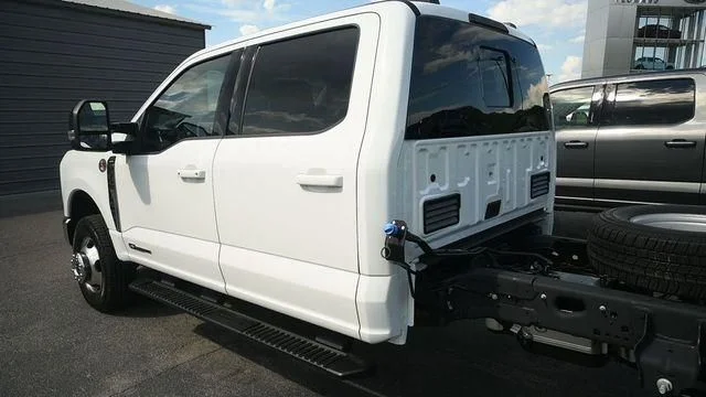 New 2026 Oxford White Ford F-350® LARIAT® image 10