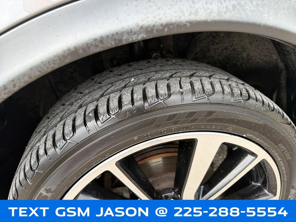 Used 2019 Gray Nissan SL image 11