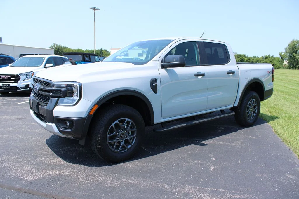 New 2026 Avalanche Ford XLT image 3