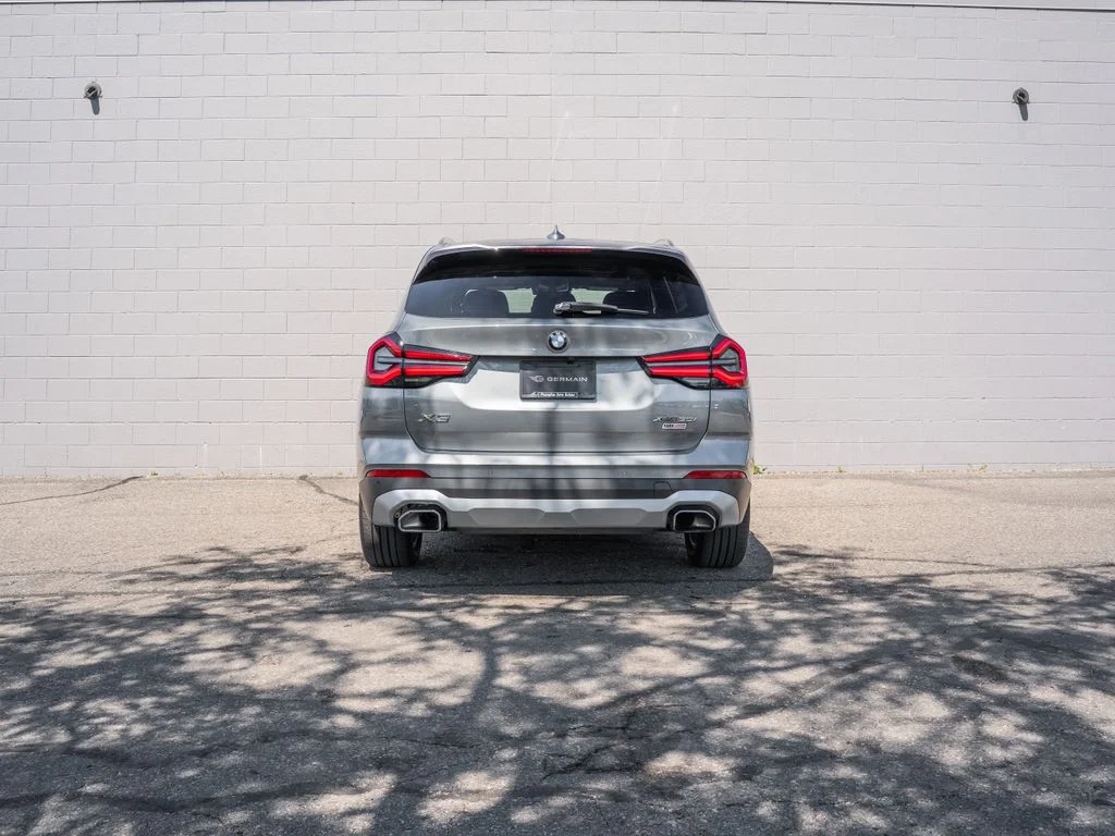 Used 2024 Gray BMW xDrive30i image 6