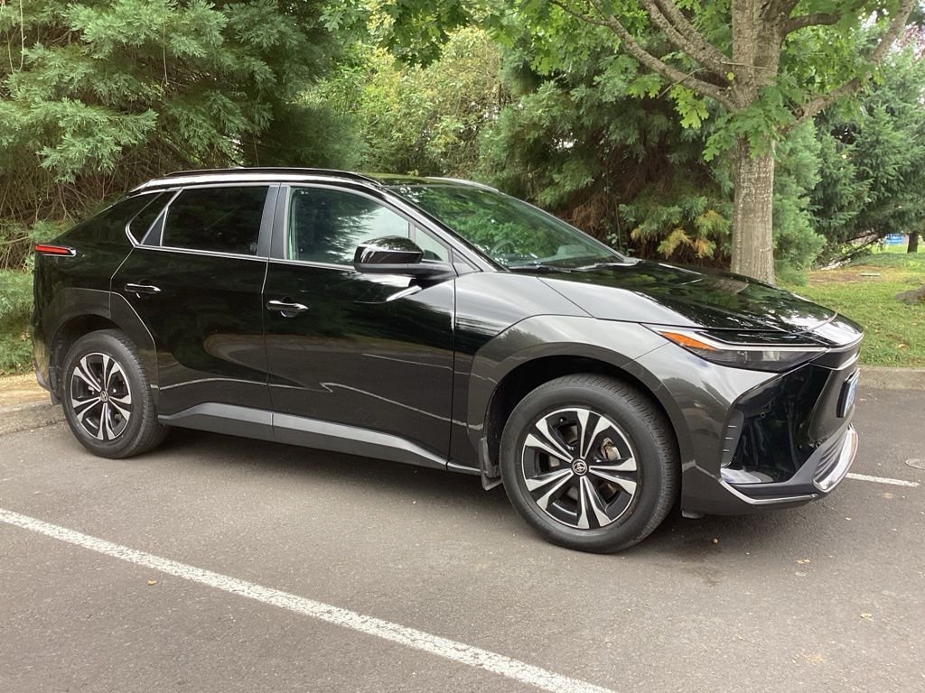 Used 2025 Black Toyota XLE image 8