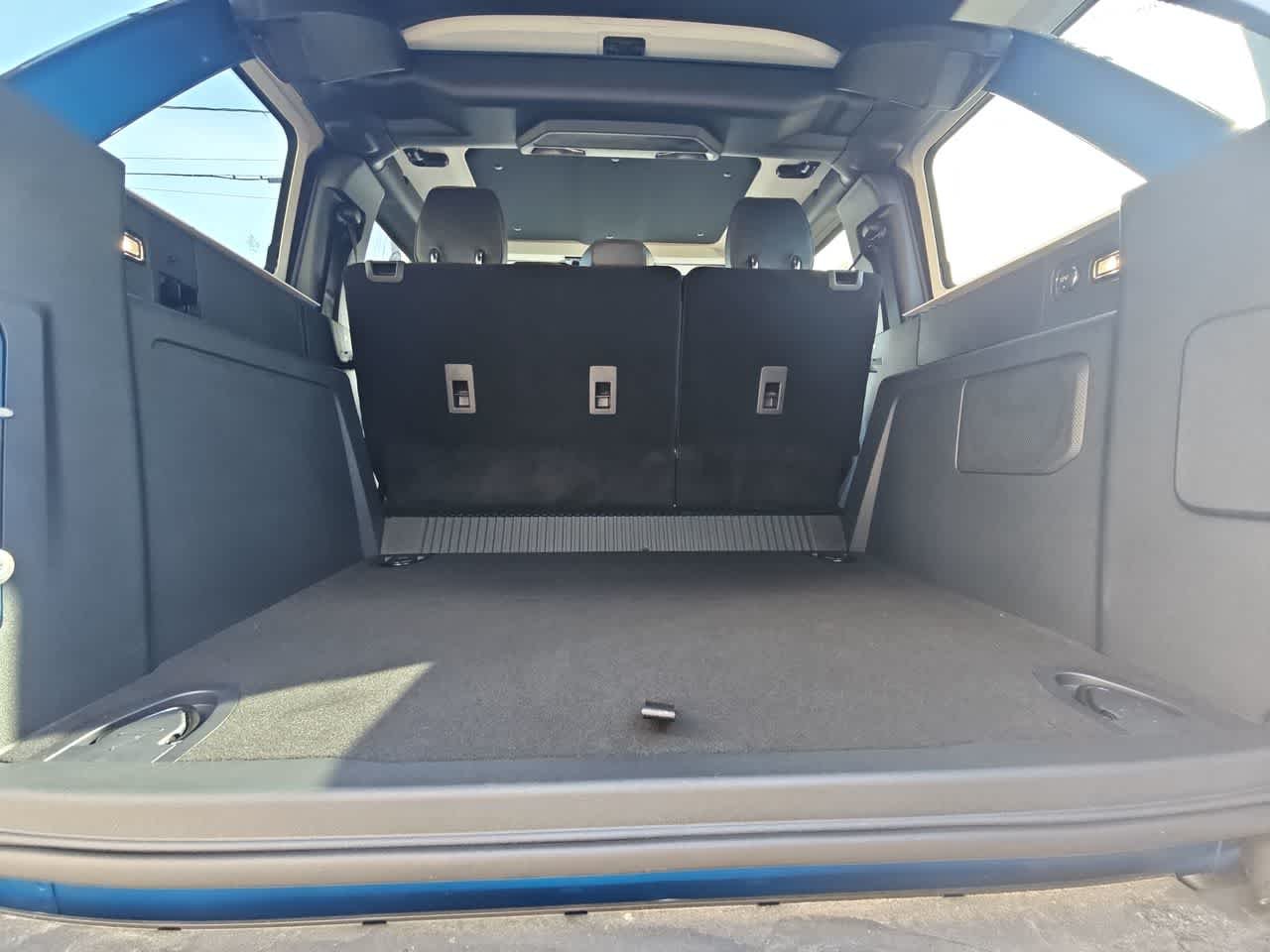 New 2025 Velocity Blue Metallic Ford Badlands image 15