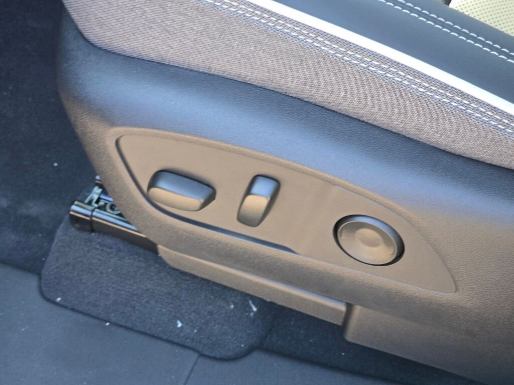 2026 GMC Sierra EV Elevation - Photo 21