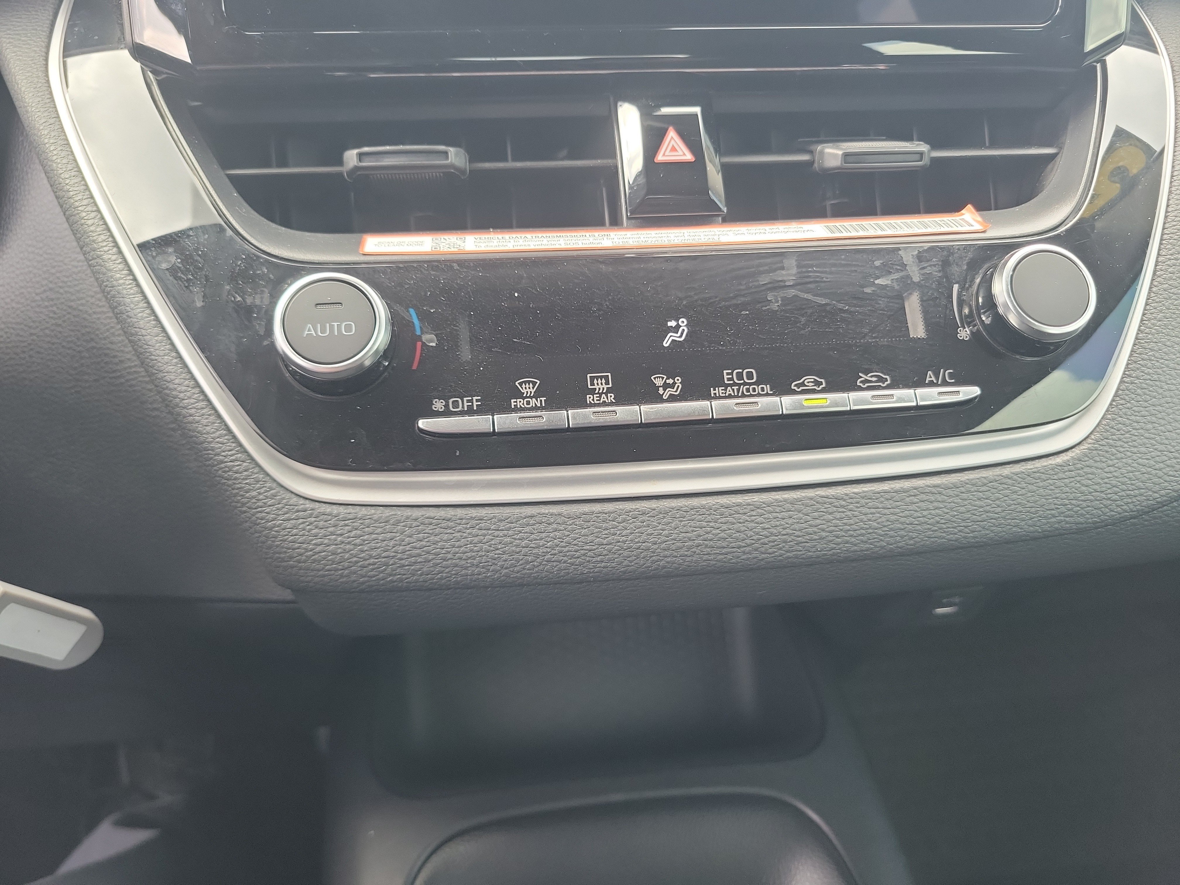 Used 2025 Ice Toyota LE image 29