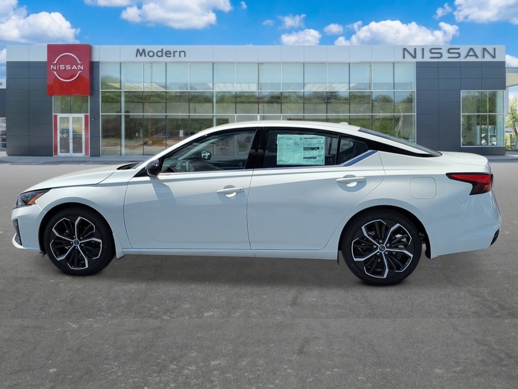 New 2026 Pearl White TriCoat Nissan SR image 3