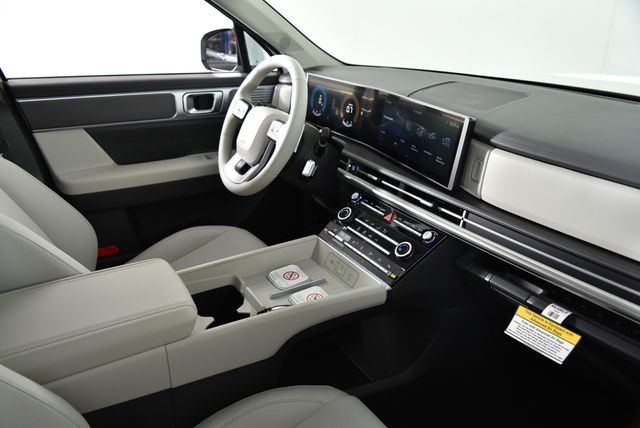 New 2027 White Hyundai SE AWD image 37