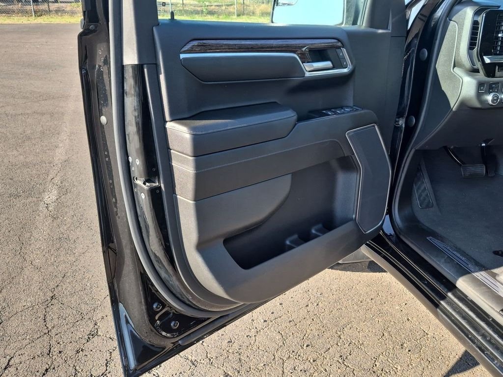 Certified Used 2023 Onyx Black GMC Elevation image 9