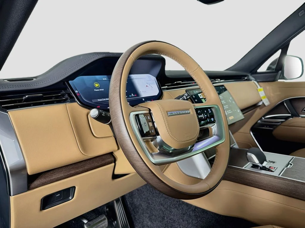 New 2026 Eiger Grey Land Rover SE image 9