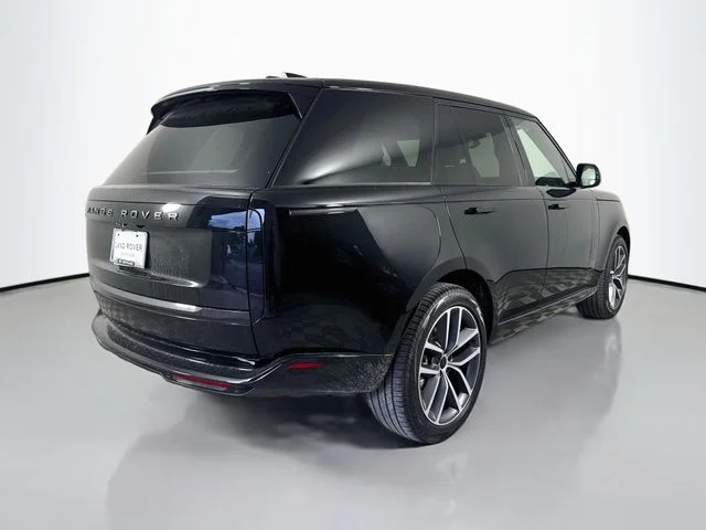 New 2026 Santorini Black Land Rover SE image 5
