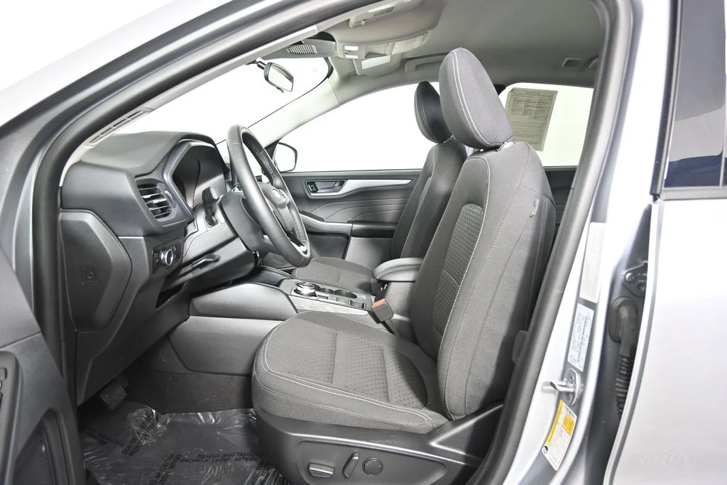 Used 2023  Ford Active image 20