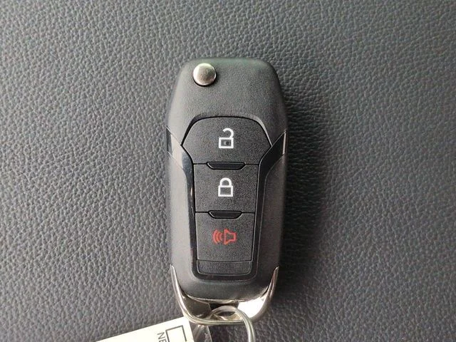 New 2026 Oxford White Ford XLT image 28