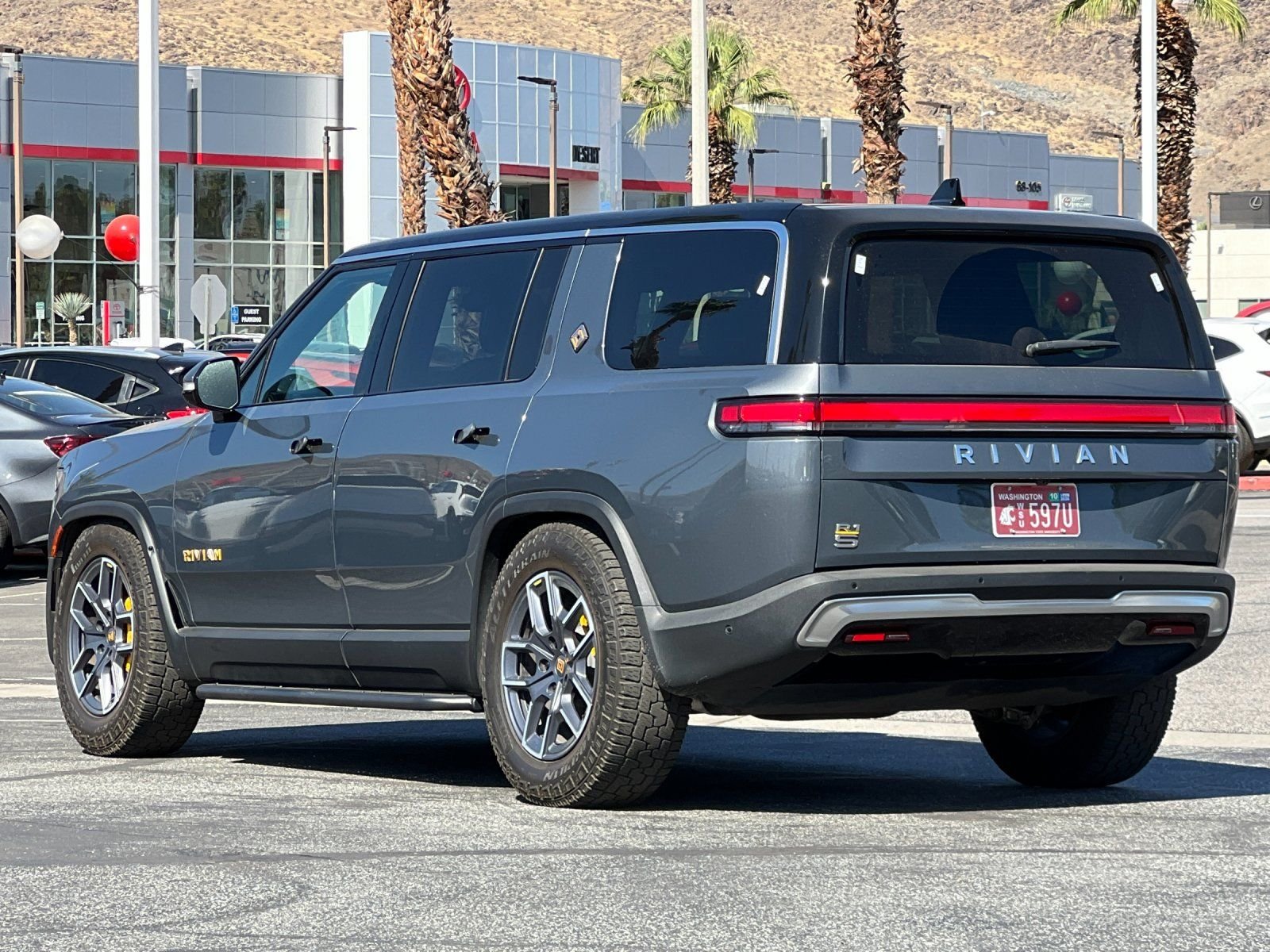 Used 2023  Rivian Adventure image 5