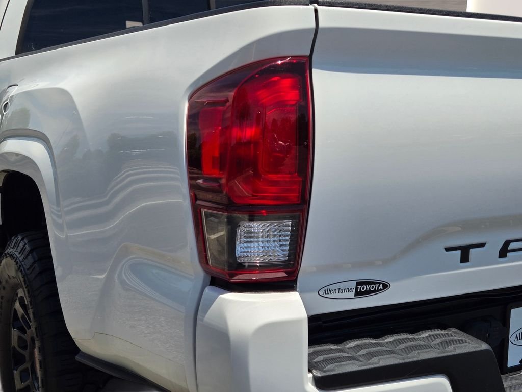 Used 2020 White Toyota SR image 9