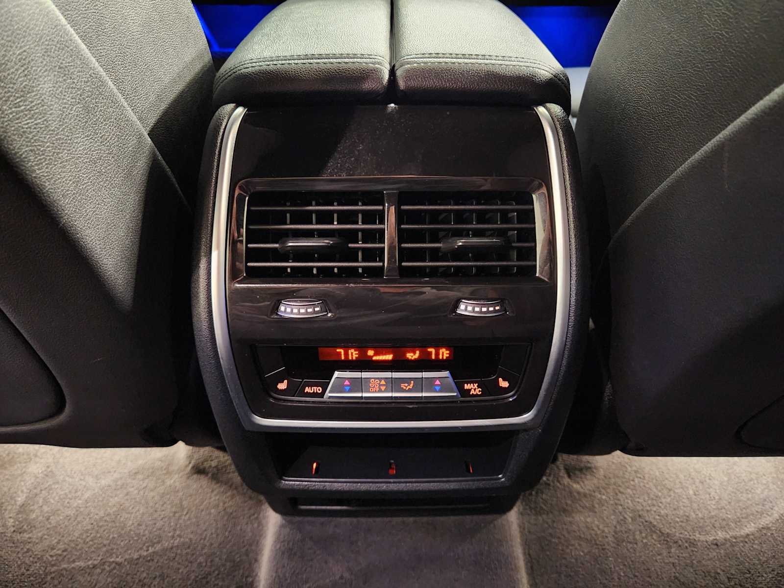 Used 2022 Phytonic Blue Metallic BMW xDrive40i image 31
