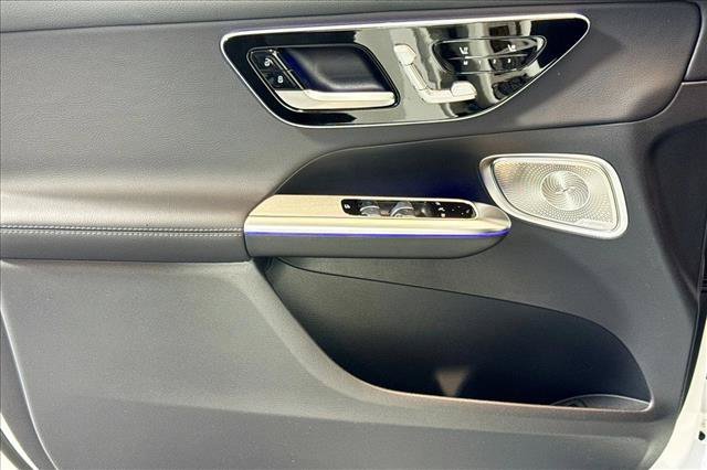 New 2026 Polar White Mercedes-Benz GLC 300 image 46