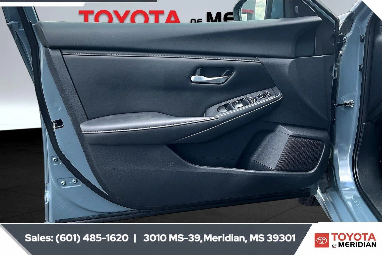 Used 2025 Atlantic Gray Metallic Nissan SV image 17