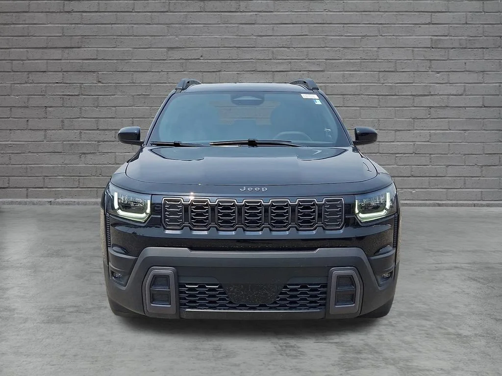 New 2026 Diamond Black Crystal Pearlcoat Jeep Laredo image 2