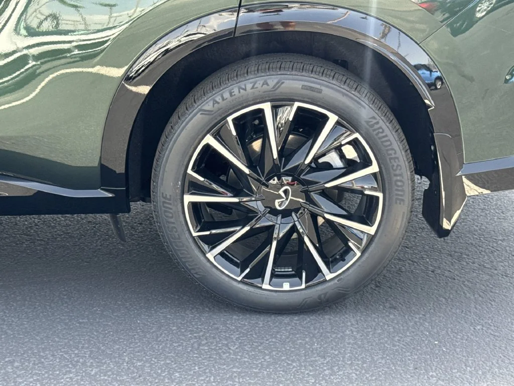 New 2027 2T DEEP EMRD INFINITI Autograph AWD image 34