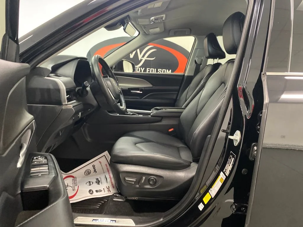 Used 2024 Midnight Black Me Toyota XLE image 13