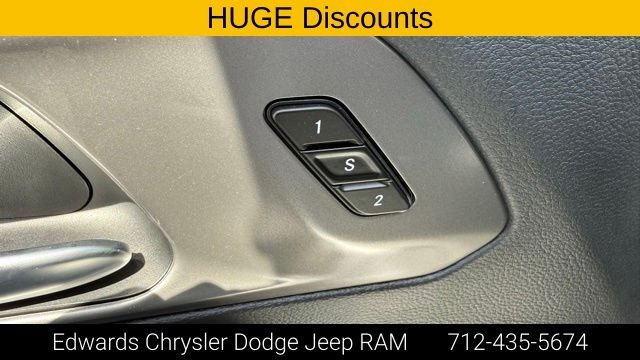 2026 Chrysler Pacifica Select - Photo 15