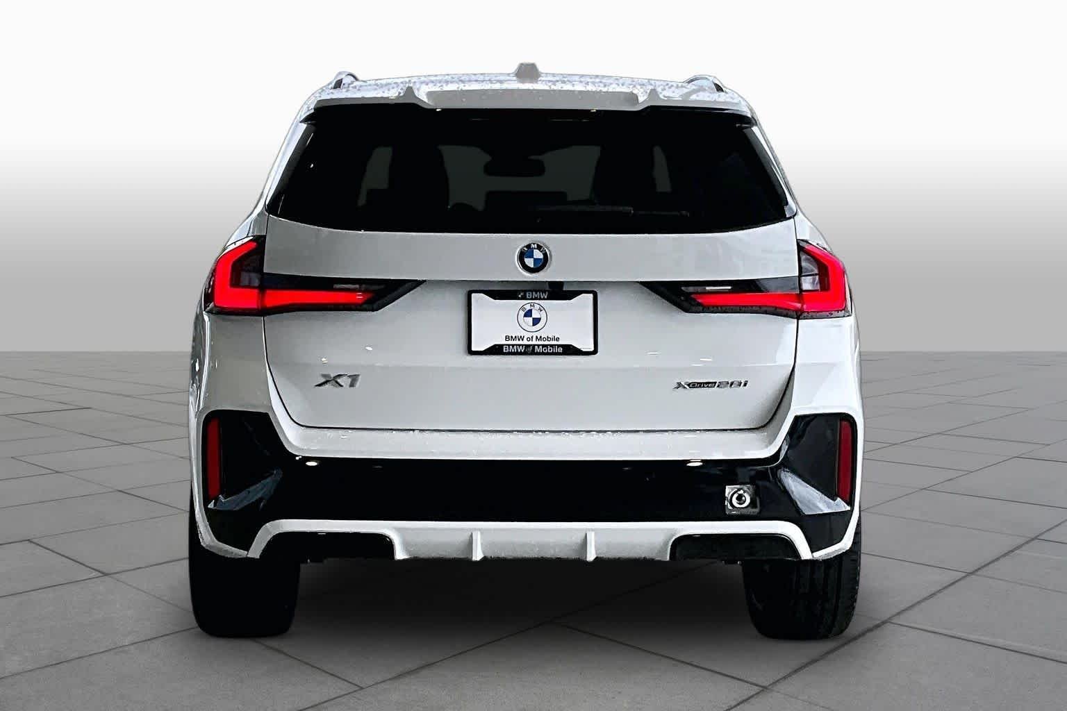 New 2026 Alpine White BMW xDrive28i image 4