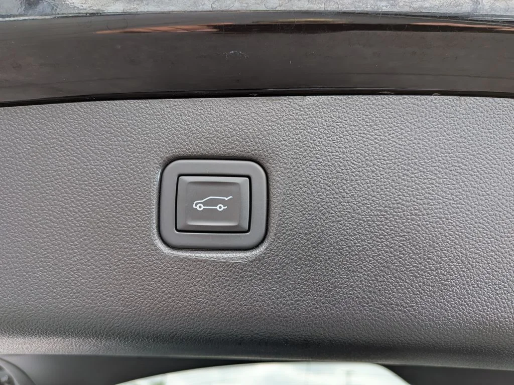 Used 2023 Black Chevrolet Premier image 23
