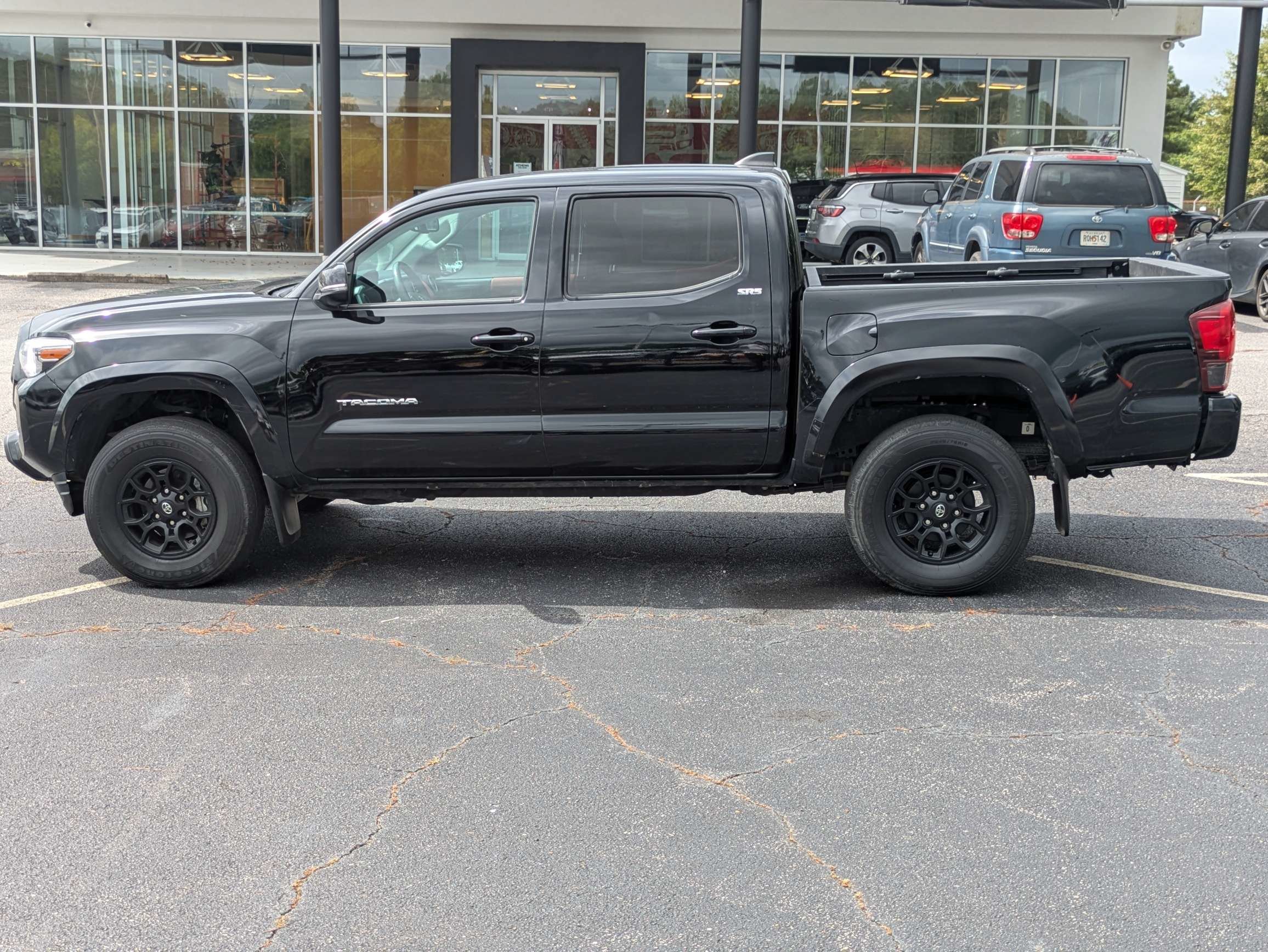 Used 2022 Black Toyota SR5 image 6