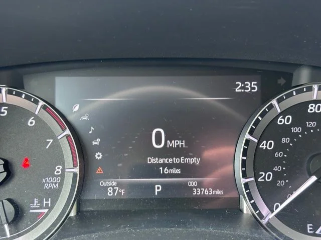 Used 2023 Off-white Toyota LE image 13