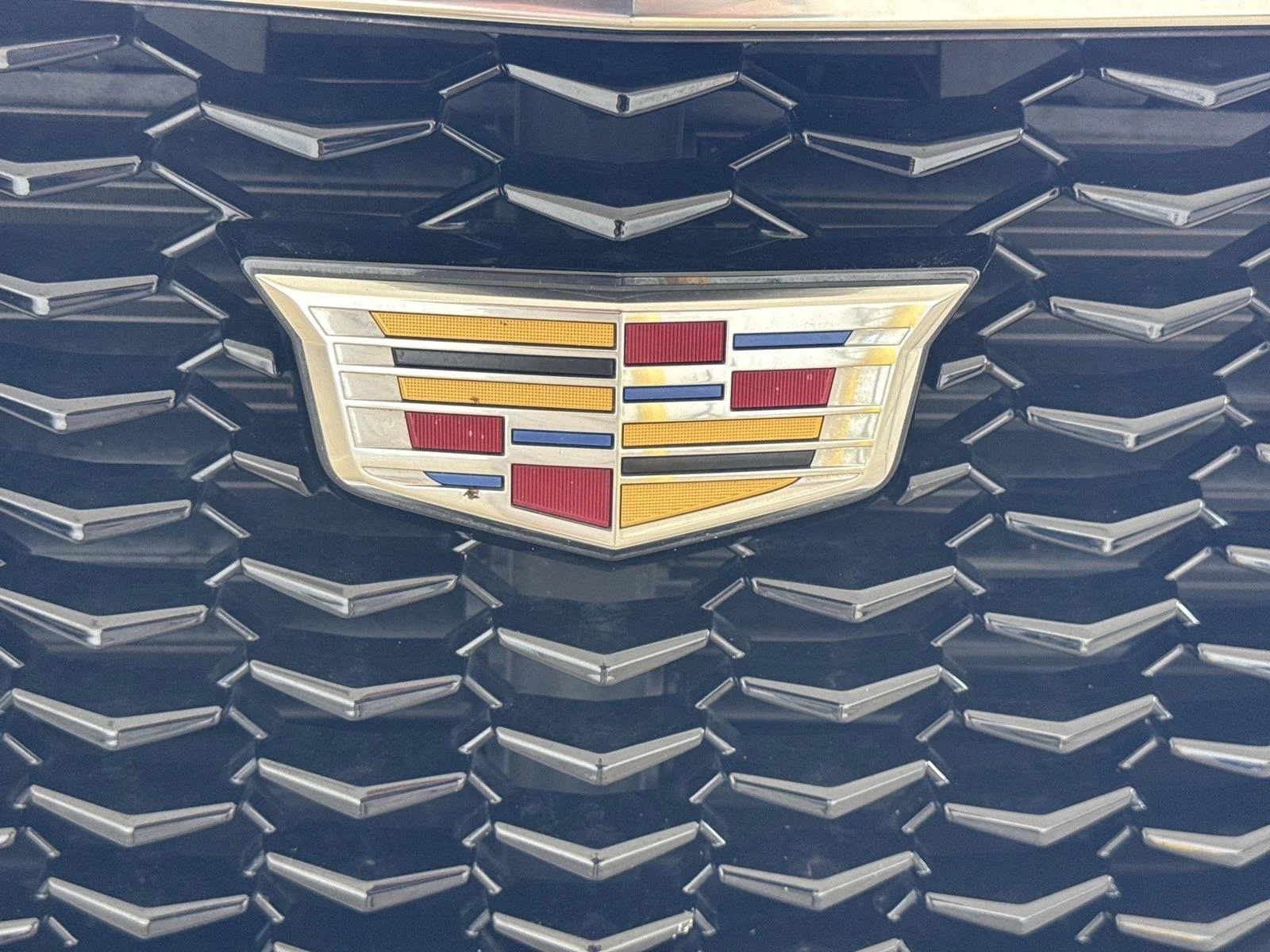 Certified Used 2021 CRYSTAL WHITE TRICOAT Cadillac FWD Sport image 29