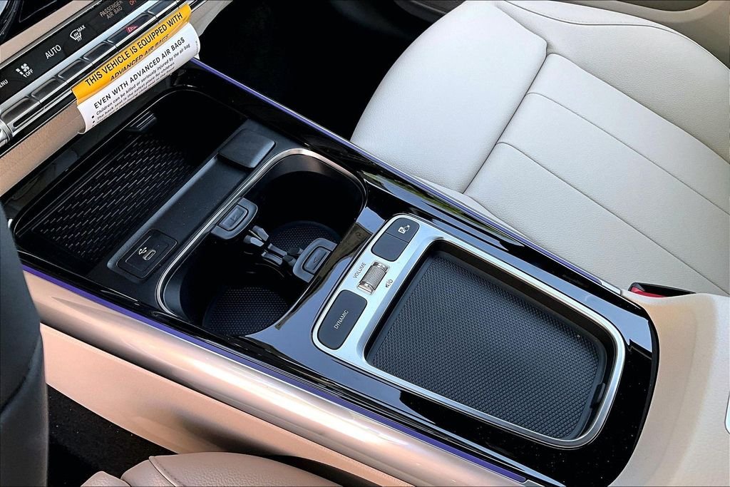 New 2026 White Mercedes-Benz GLA 250 image 9