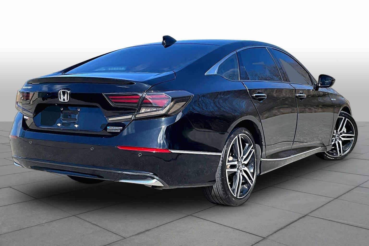 Used 2021 Crystal Black Pearl Honda Touring image 12