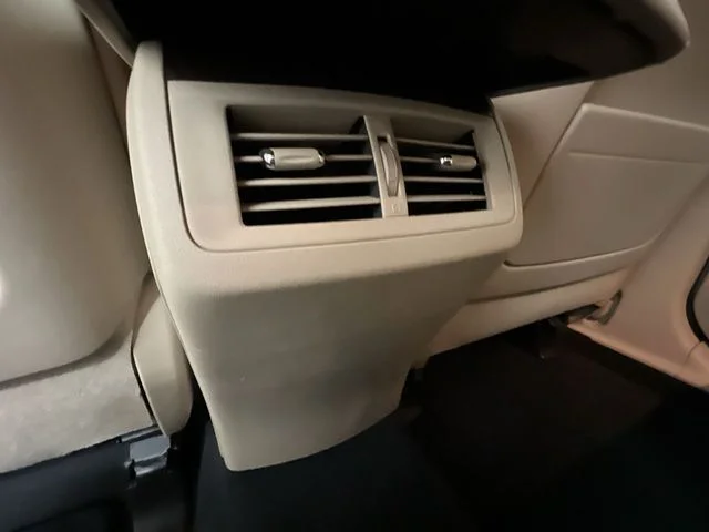 Used 2014 White Toyota XLE image 23
