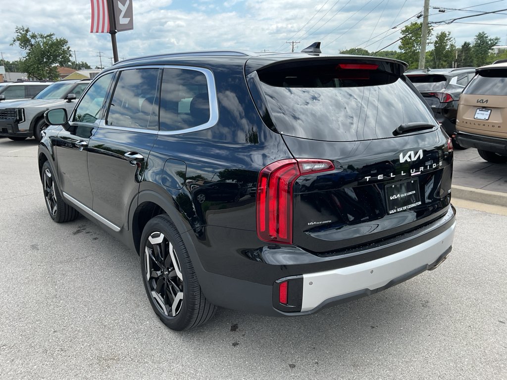 Certified Used 2024 Ebony Black Kia S image 8