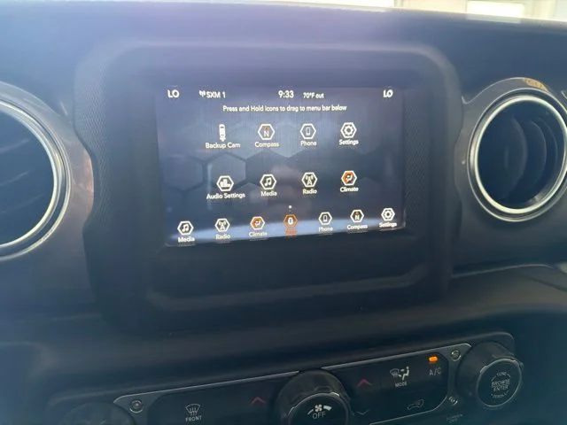 Used 2020 Silver Jeep Unlimited Sahara image 23