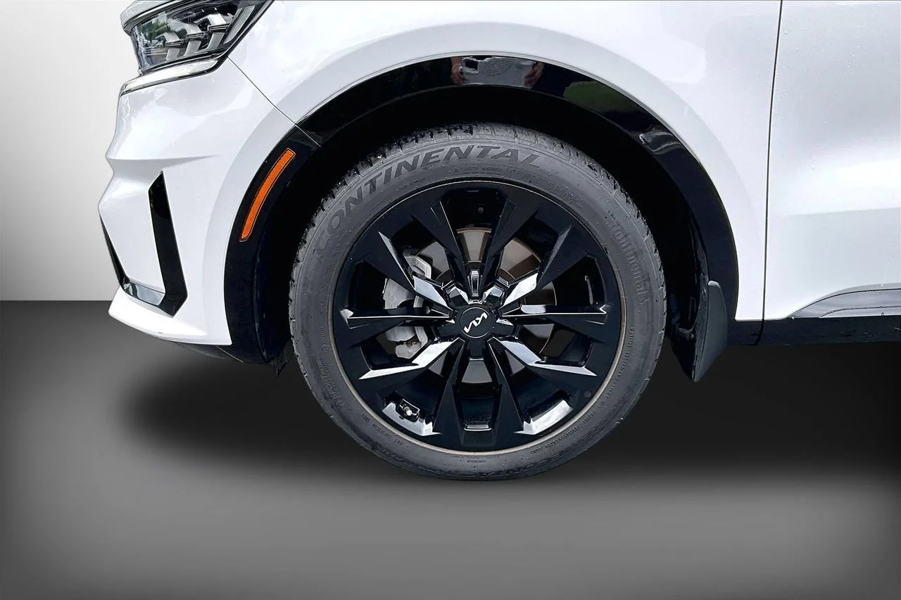 Certified Used 2022 White Kia SX image 33
