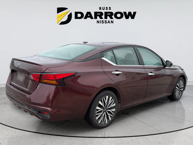 Used 2025 Red Nissan 2.5 SV image 5